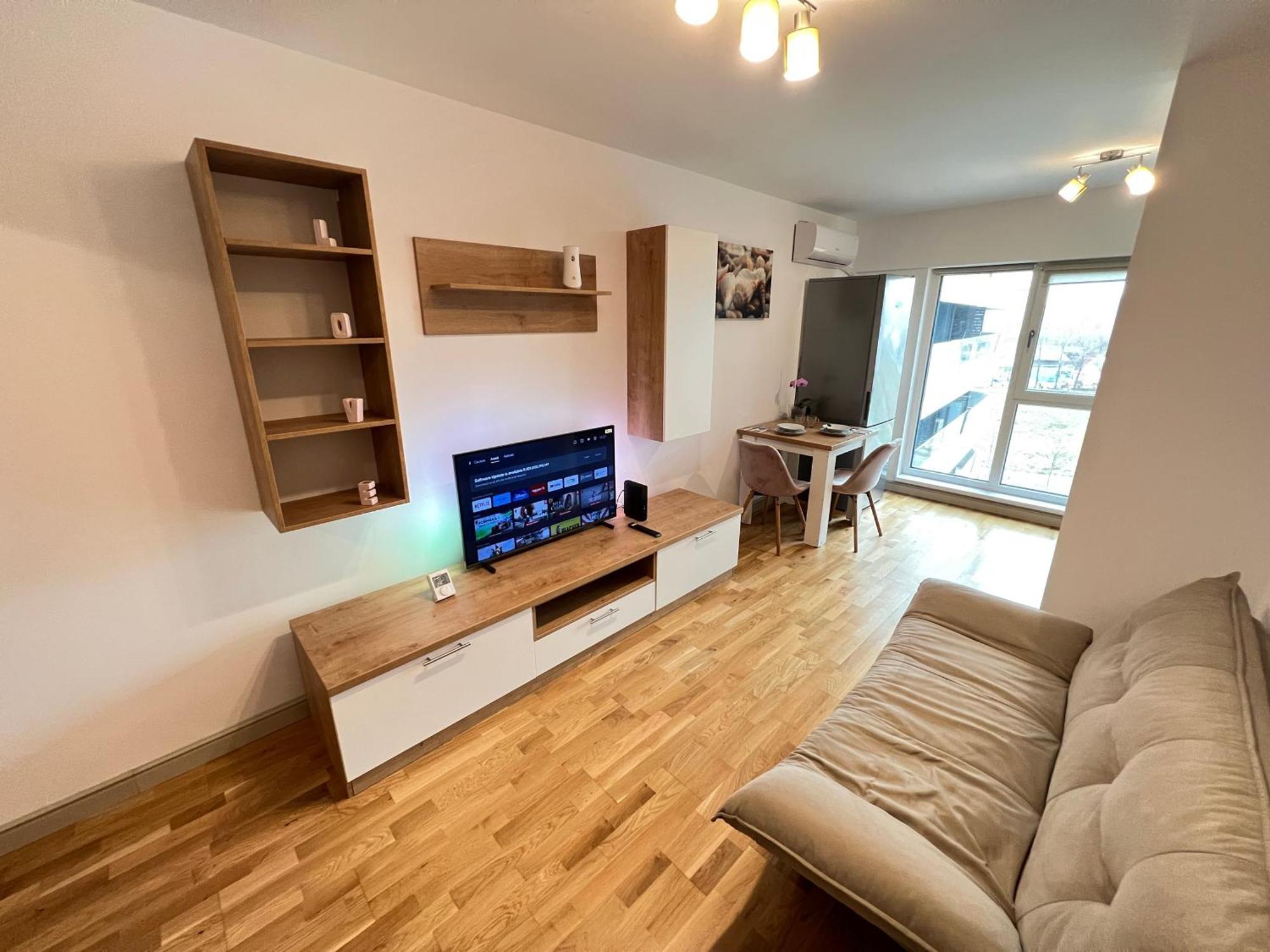 Airport Flyhub Chic Apartment Iasi Eksteriør bilde