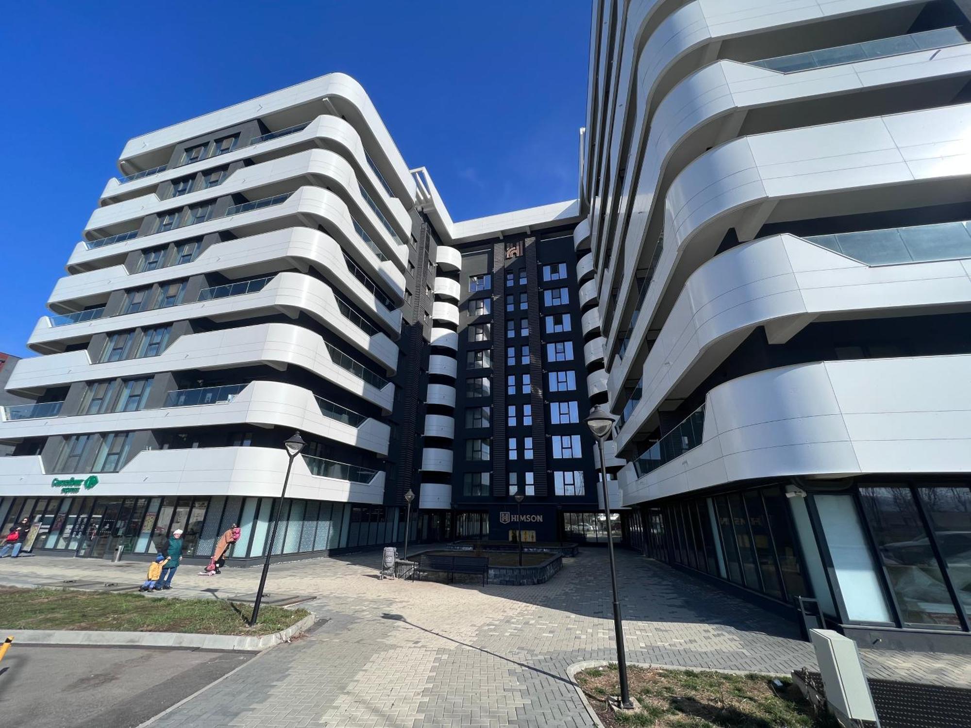 Airport Flyhub Chic Apartment Iasi Eksteriør bilde
