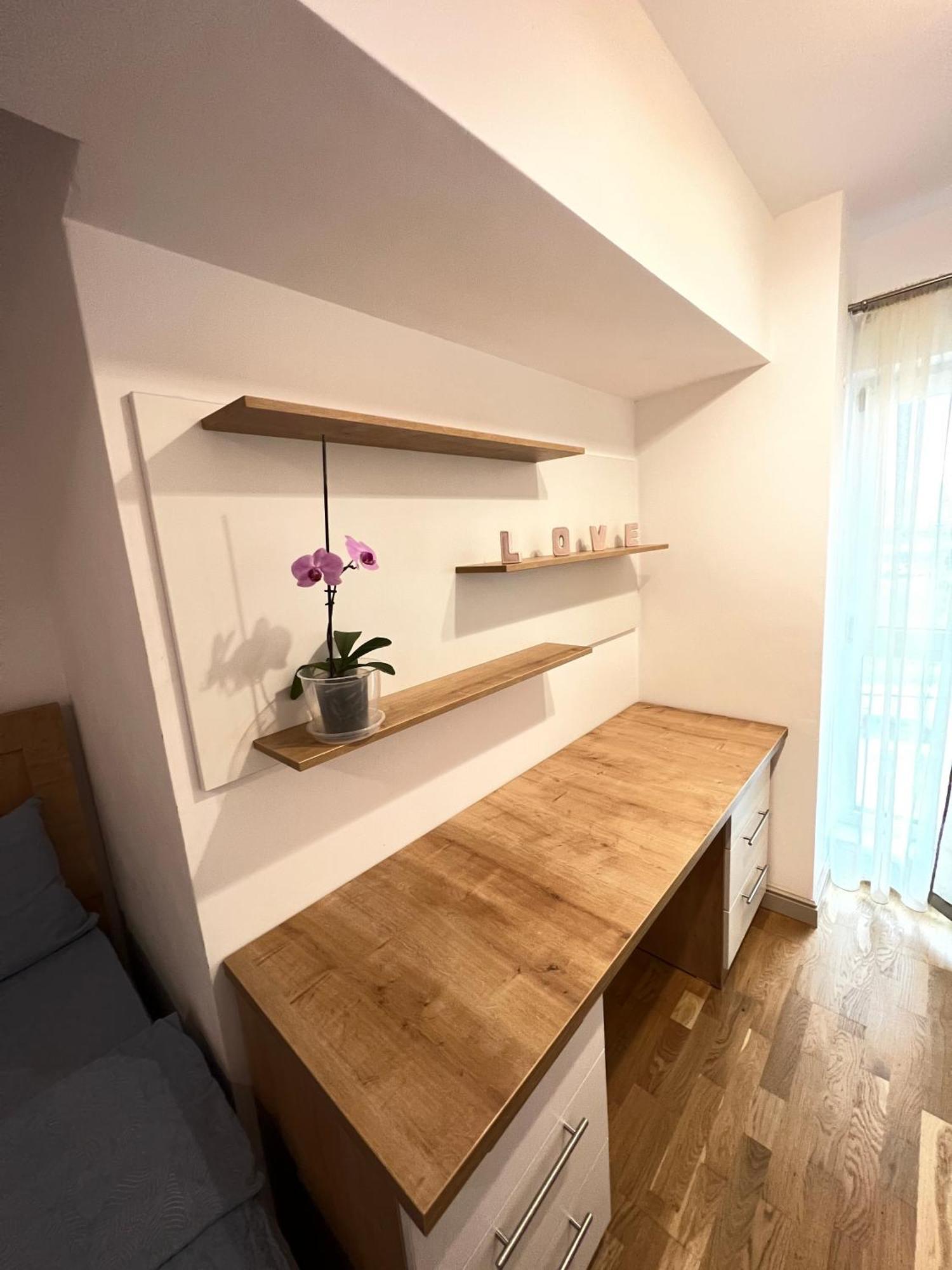 Airport Flyhub Chic Apartment Iasi Eksteriør bilde