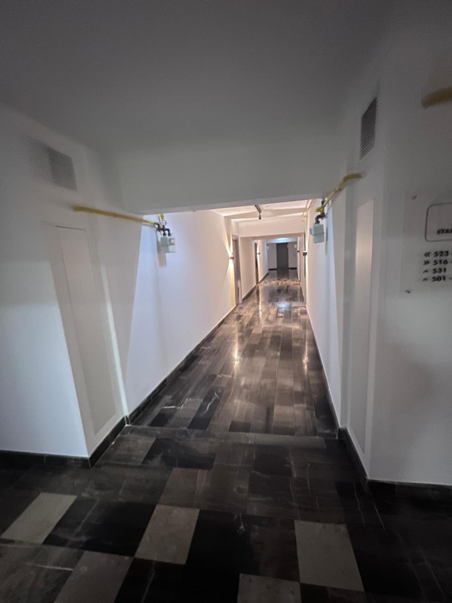 Airport Flyhub Chic Apartment Iasi Eksteriør bilde